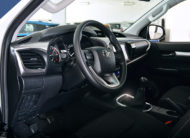 Toyota Hilux Manual 2.4L Gasóleo Branco